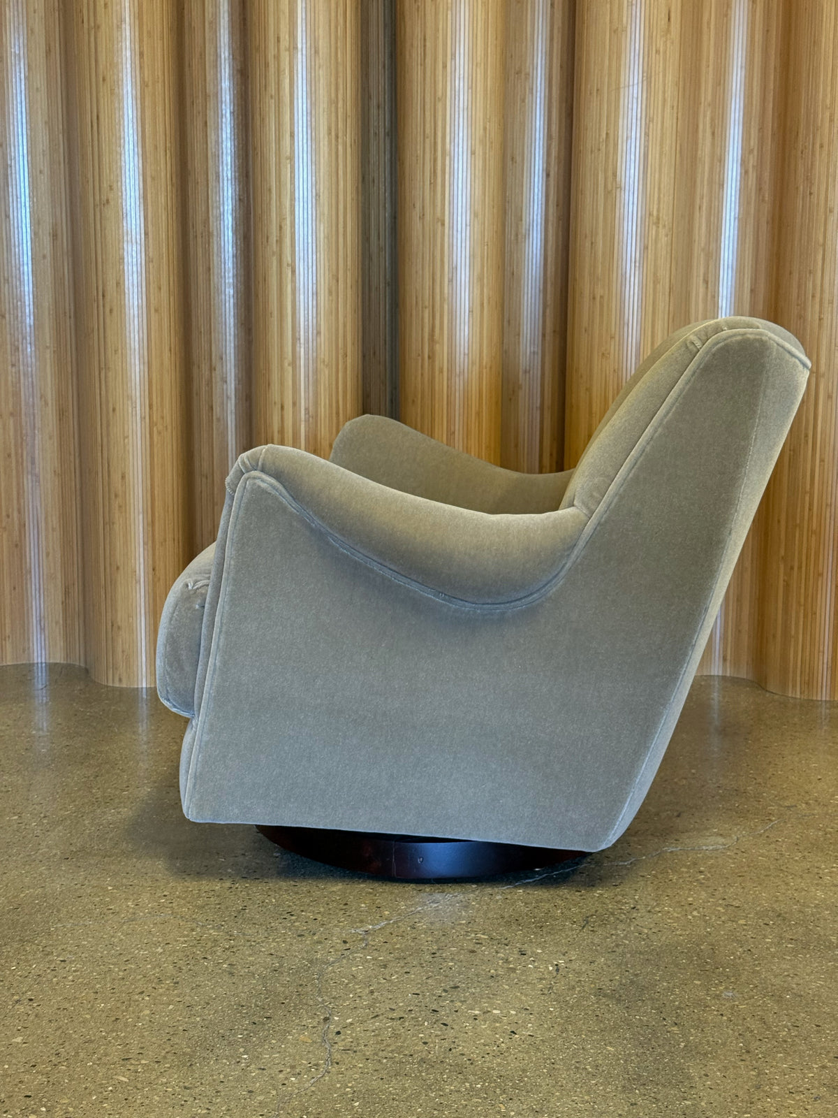 Mid Century Swivel Chair