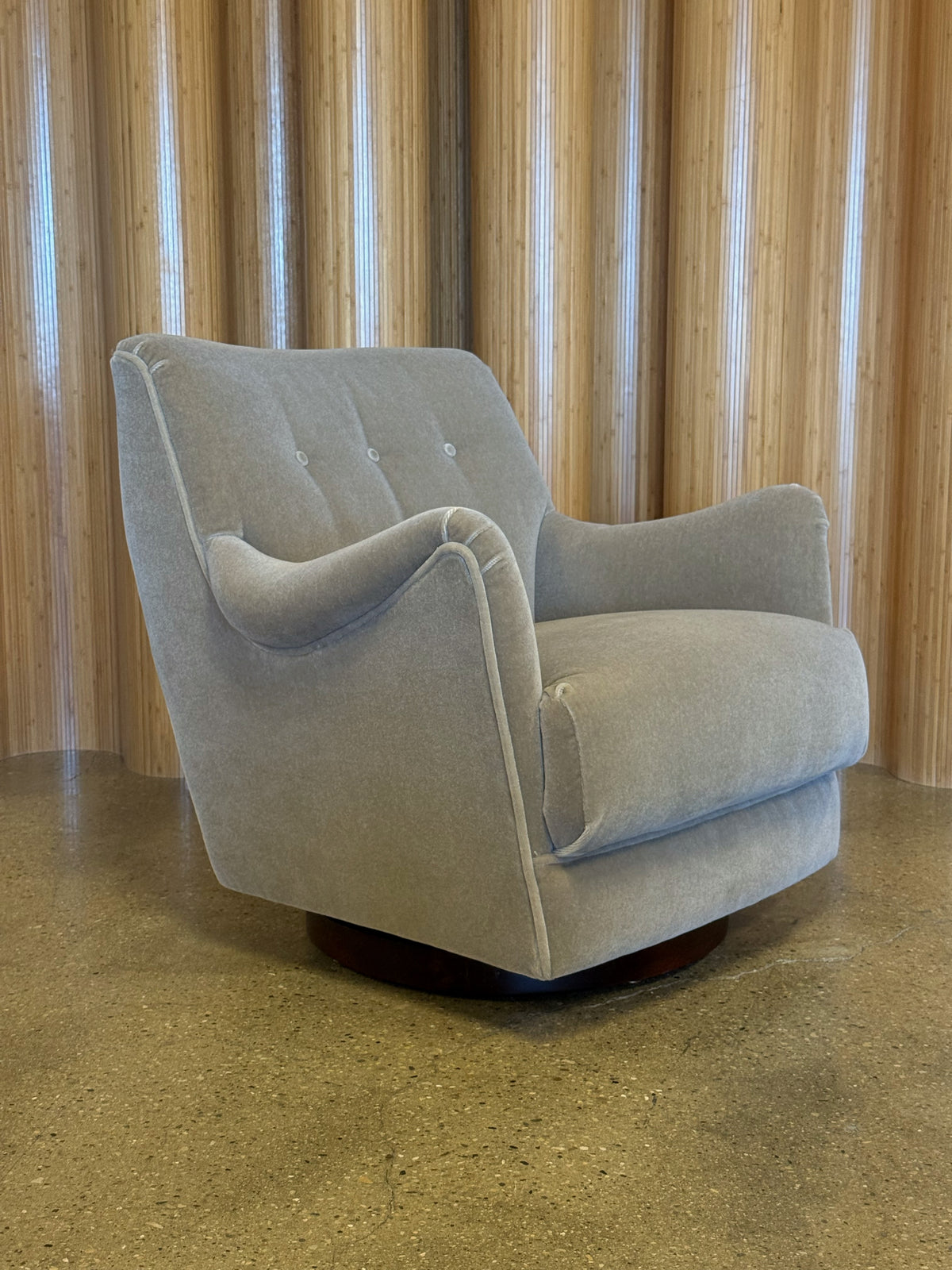 Mid Century Swivel Chair