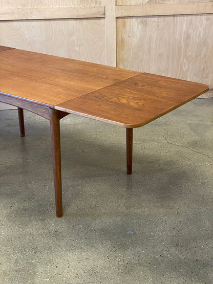 Hans Wegner Dining Table