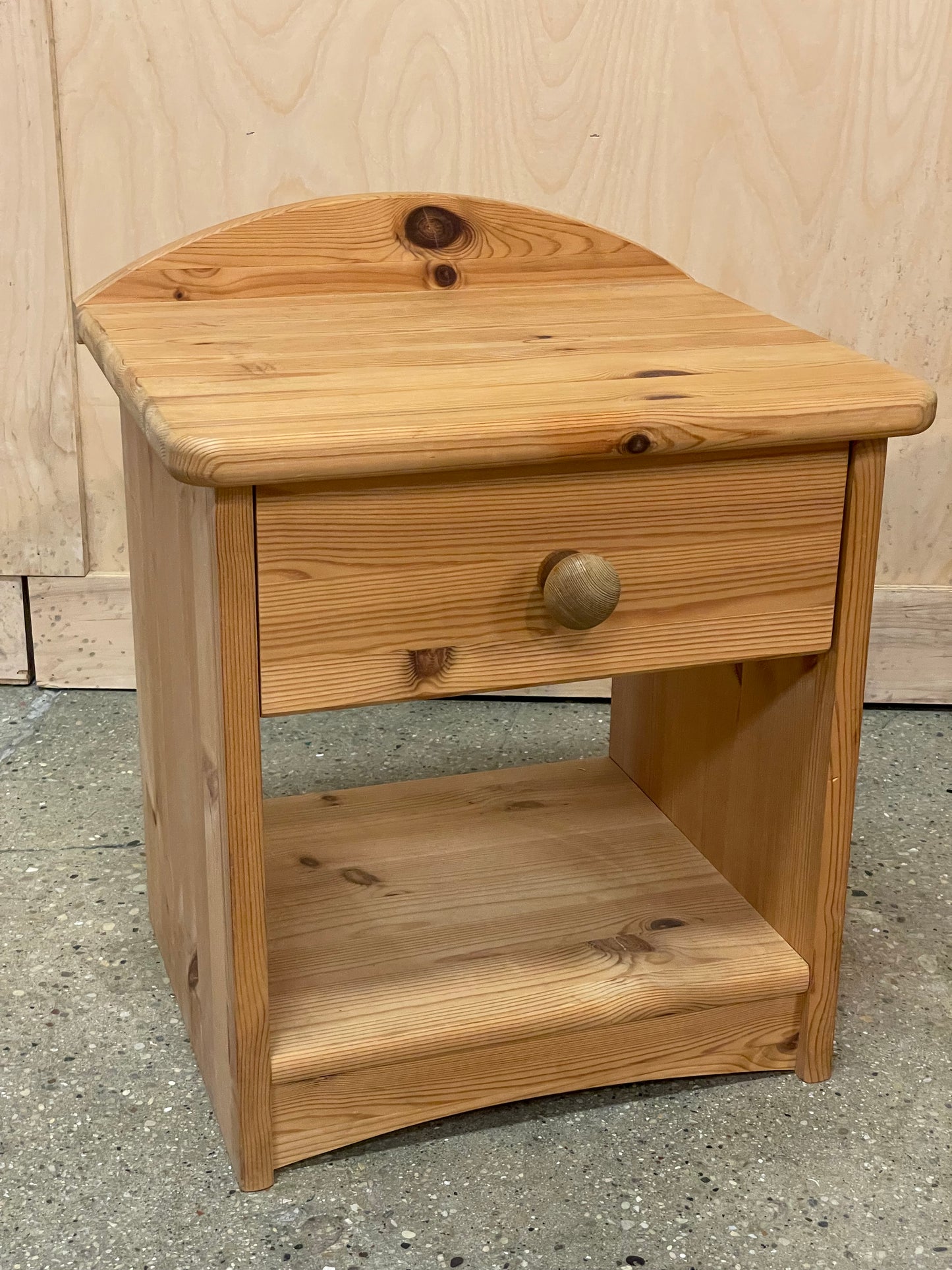 Scandinavian Pine Nightstands